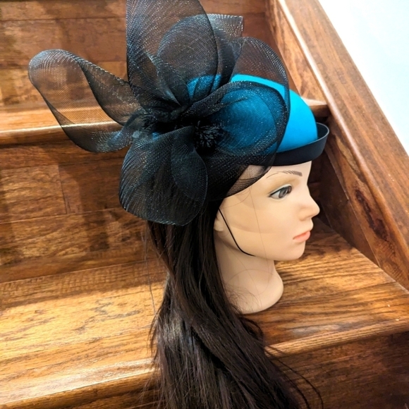 Vintage Teal and black fascinator hat and hat box - Picture 5 of 12